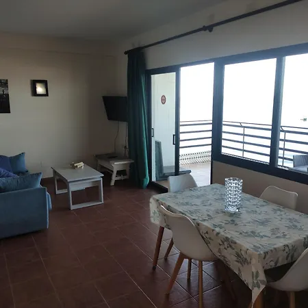 In First Line Apto 4-7 Apartment *